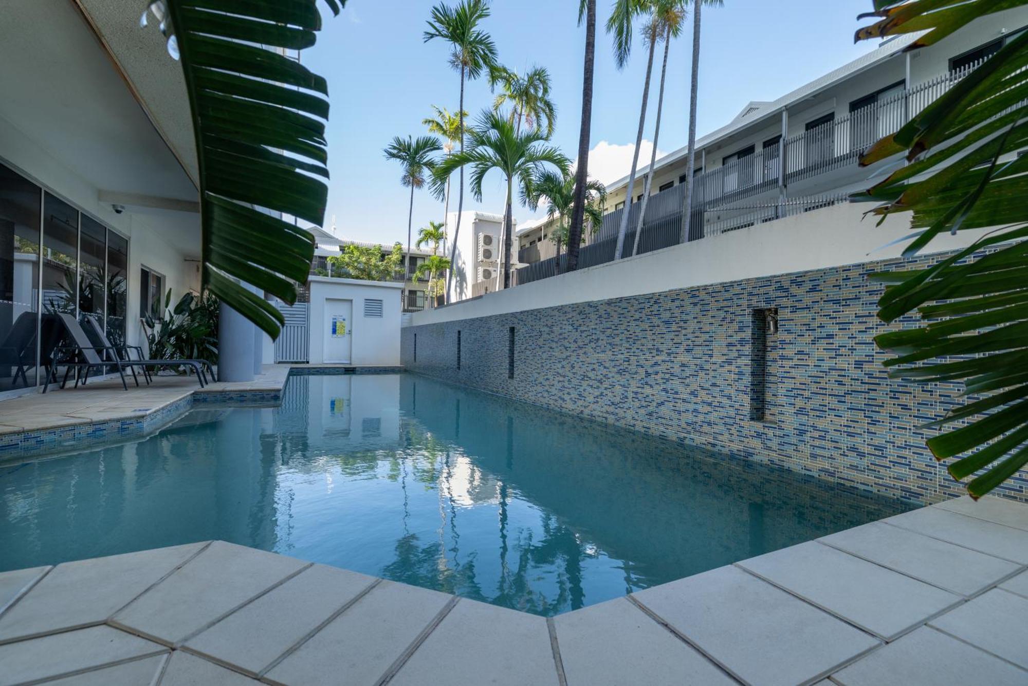 Oaks Townsville Metropole Hotel Bagian luar foto