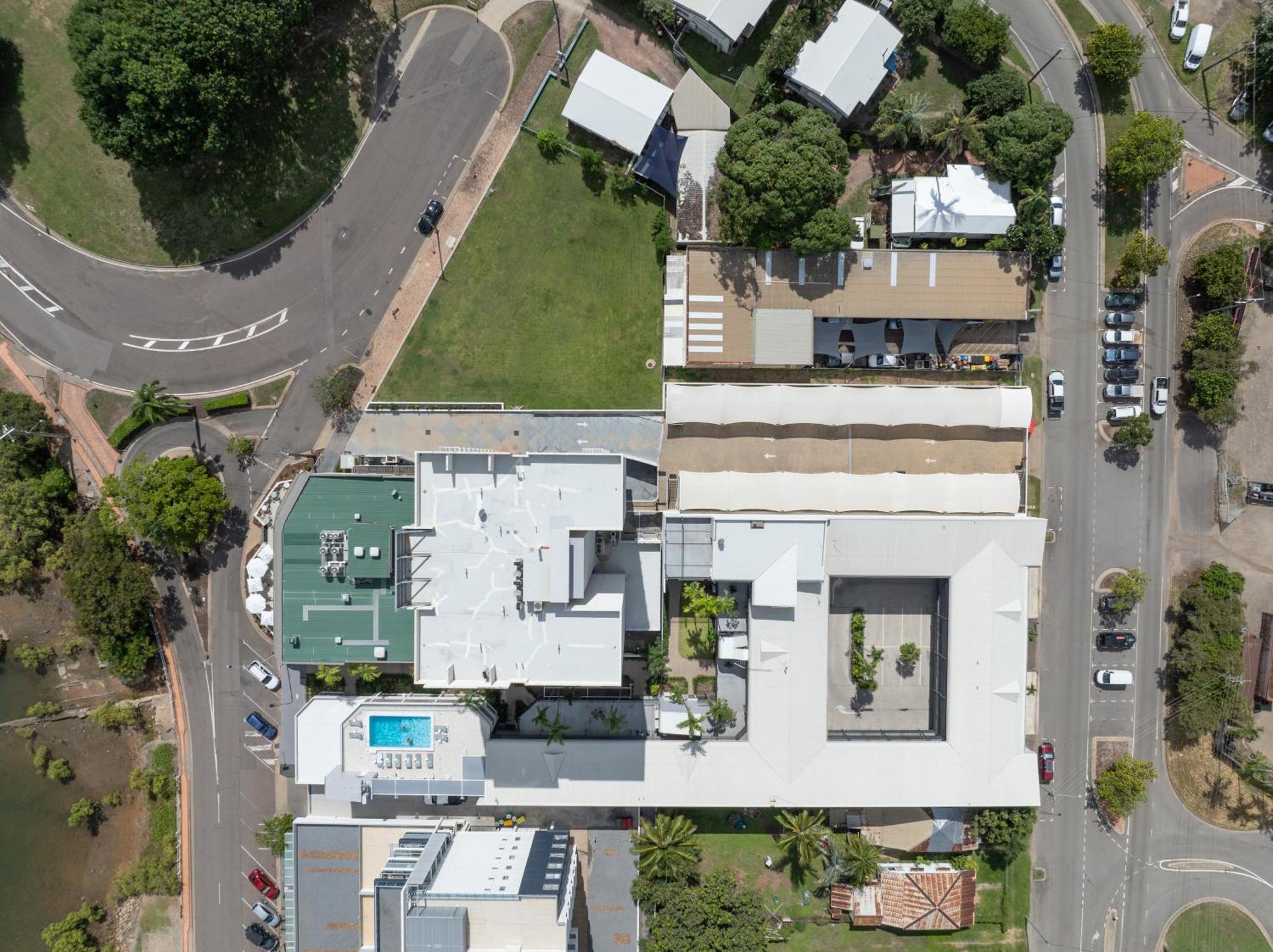 Oaks Townsville Metropole Hotel Bagian luar foto