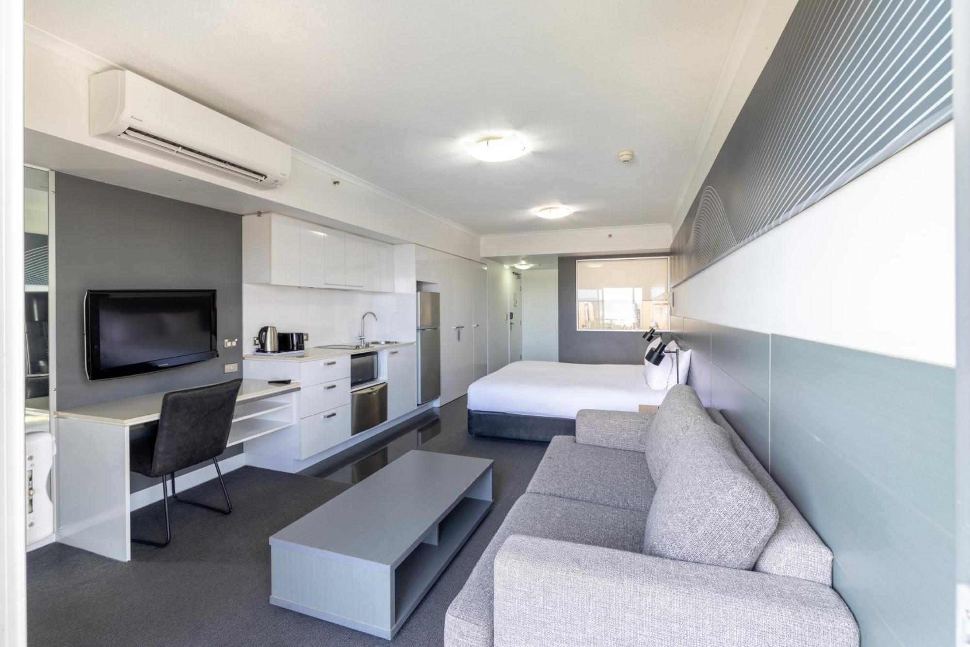 Oaks Townsville Metropole Hotel Bagian luar foto