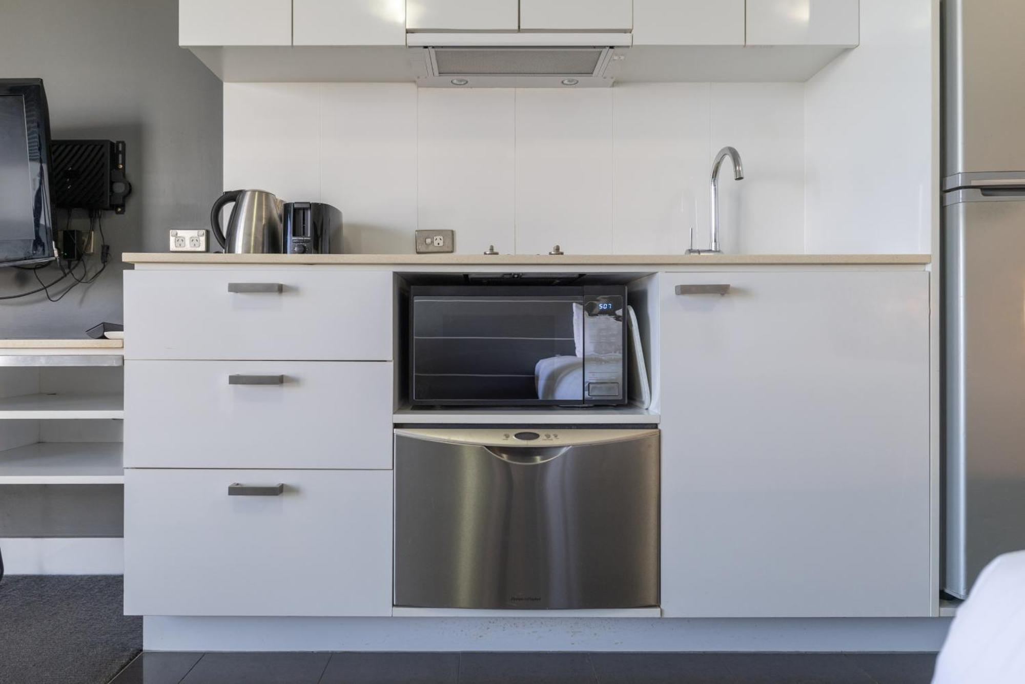 Oaks Townsville Metropole Hotel Bagian luar foto