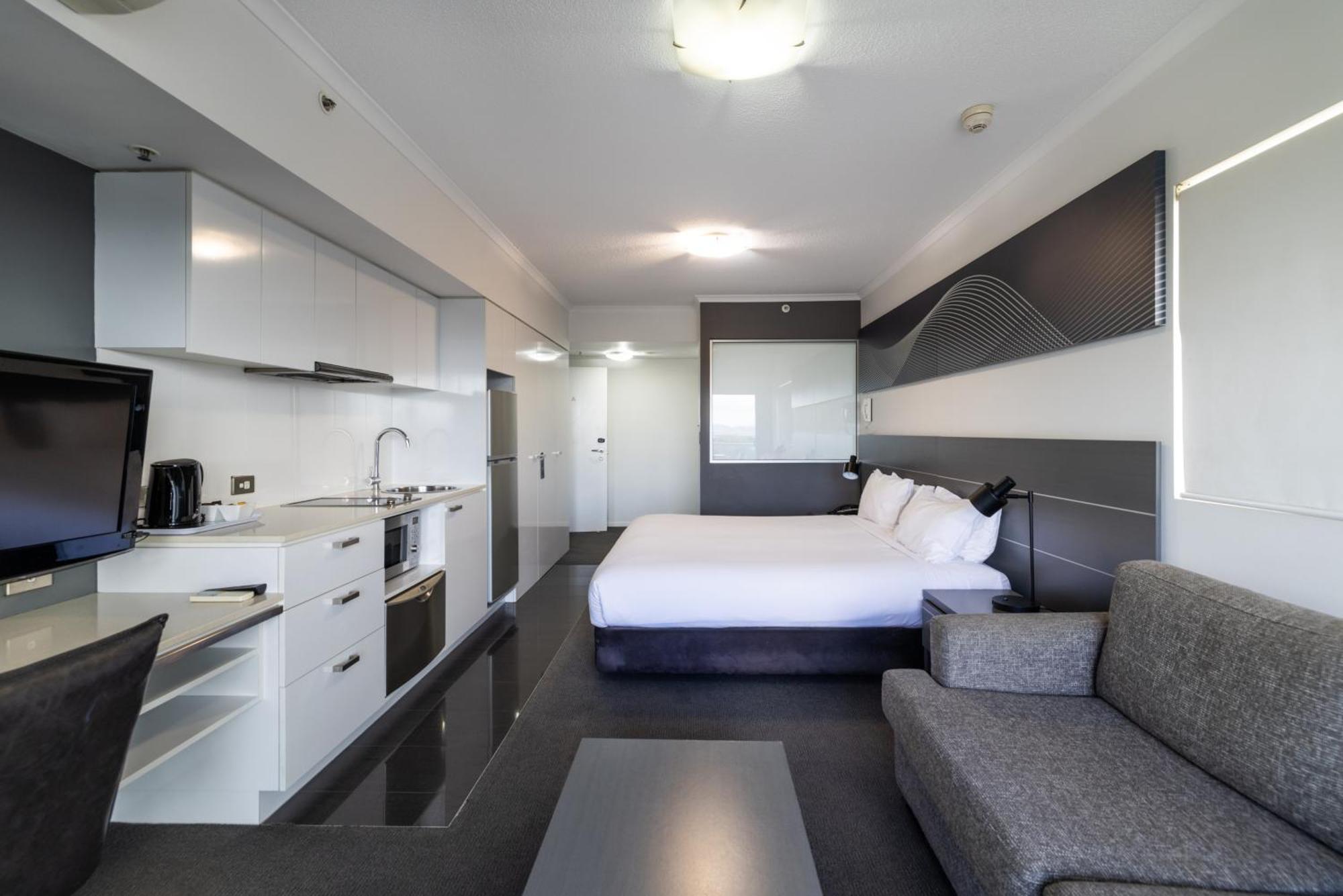 Oaks Townsville Metropole Hotel Bagian luar foto